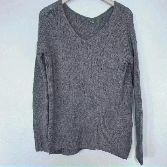 Vince Women’s V-Neck Taupe Sweater - Picture 2 of 8